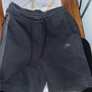 Nike men’s tech fleece small  Black Jogger shorts